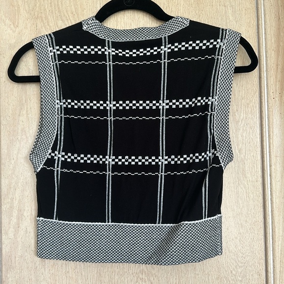 A.L.C. Black & White Cropped Blouse - Picture 3 of 6